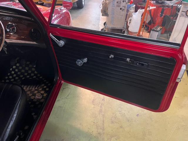 MINI クーパー1.3i(11枚目)