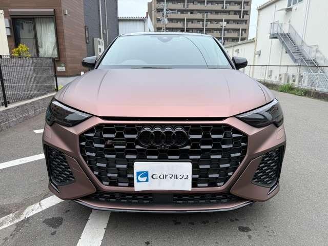 ＲＳ Ｑ３ スポーツバック ベースグレード　２．５　４ＷＤ　ラッピング　ＲＳデザインＰＫＧ　マトリクスＬＥＤ　２１インチアルミ　ローダウン　サンルーフ　ブラックスタイリングＰＫＧ　ＲＳデザインシート　ＲＳダンピングサス　ＲＳエキゾーストシステム（3枚目）