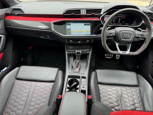 ＲＳ Ｑ３ スポーツバック ベースグレード　２．５　４ＷＤ　ラッピング　ＲＳデザインＰＫＧ　マトリクスＬＥＤ　２１インチアルミ　ローダウン　サンルーフ　ブラックスタイリングＰＫＧ　ＲＳデザインシート　ＲＳダンピングサス　ＲＳエキゾーストシステム（20枚目）