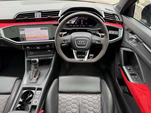ＲＳ Ｑ３ スポーツバック ベースグレード　２．５　４ＷＤ　ラッピング　ＲＳデザインＰＫＧ　マトリクスＬＥＤ　２１インチアルミ　ローダウン　サンルーフ　ブラックスタイリングＰＫＧ　ＲＳデザインシート　ＲＳダンピングサス　ＲＳエキゾーストシステム（21枚目）