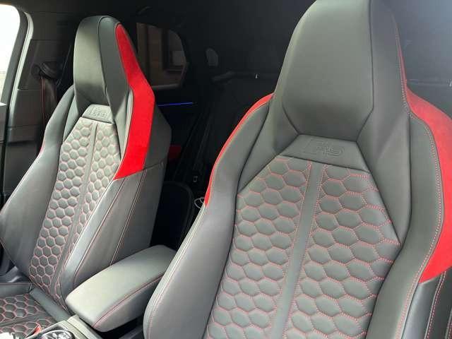 ＲＳ Ｑ３ スポーツバック ベースグレード　２．５　４ＷＤ　ラッピング　ＲＳデザインＰＫＧ　マトリクスＬＥＤ　２１インチアルミ　ローダウン　サンルーフ　ブラックスタイリングＰＫＧ　ＲＳデザインシート　ＲＳダンピングサス　ＲＳエキゾーストシステム（29枚目）