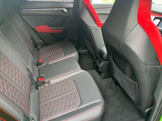 ＲＳ Ｑ３ スポーツバック ベースグレード　２．５　４ＷＤ　ラッピング　ＲＳデザインＰＫＧ　マトリクスＬＥＤ　２１インチアルミ　ローダウン　サンルーフ　ブラックスタイリングＰＫＧ　ＲＳデザインシート　ＲＳダンピングサス　ＲＳエキゾーストシステム（32枚目）