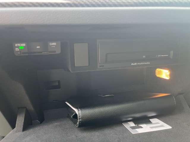 ＲＳ Ｑ３ スポーツバック ベースグレード　２．５　４ＷＤ　ラッピング　ＲＳデザインＰＫＧ　マトリクスＬＥＤ　２１インチアルミ　ローダウン　サンルーフ　ブラックスタイリングＰＫＧ　ＲＳデザインシート　ＲＳダンピングサス　ＲＳエキゾーストシステム（34枚目）