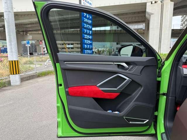 ＲＳ Ｑ３ スポーツバック ベースグレード　２．５　４ＷＤ　ラッピング　ＲＳデザインＰＫＧ　マトリクスＬＥＤ　２１インチアルミ　ローダウン　サンルーフ　ブラックスタイリングＰＫＧ　ＲＳデザインシート　ＲＳダンピングサス　ＲＳエキゾーストシステム（37枚目）