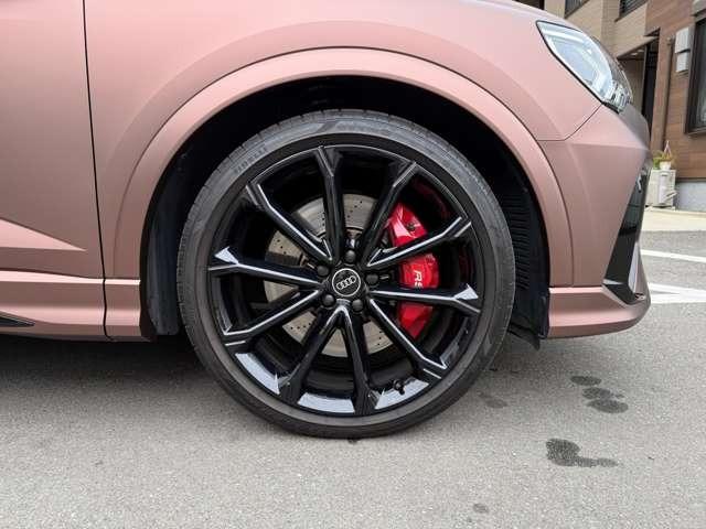 ＲＳ Ｑ３ スポーツバック ベースグレード　２．５　４ＷＤ　ラッピング　ＲＳデザインＰＫＧ　マトリクスＬＥＤ　２１インチアルミ　ローダウン　サンルーフ　ブラックスタイリングＰＫＧ　ＲＳデザインシート　ＲＳダンピングサス　ＲＳエキゾーストシステム（44枚目）