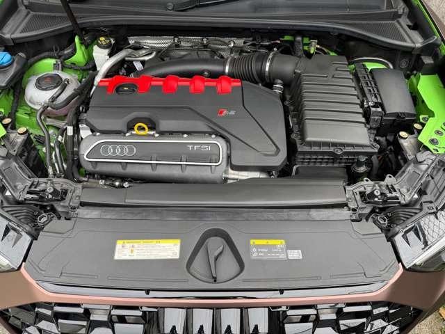 ＲＳ Ｑ３ スポーツバック ベースグレード　２．５　４ＷＤ　ラッピング　ＲＳデザインＰＫＧ　マトリクスＬＥＤ　２１インチアルミ　ローダウン　サンルーフ　ブラックスタイリングＰＫＧ　ＲＳデザインシート　ＲＳダンピングサス　ＲＳエキゾーストシステム（46枚目）