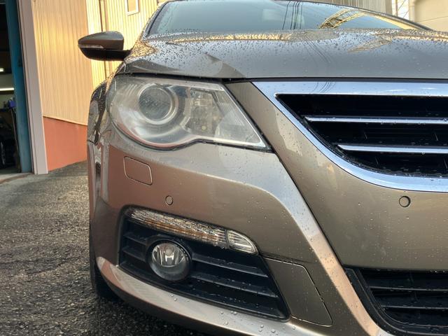 パサートＣＣ Ｖ６　４モーション　レザーインテリア　電動シート　前後席シートヒーター　キセノンヘッドライト　１８インチアルミホイール　フロントドリルドブレーキローター　ローダウン　ナビ　フルセグＴＶ　バックカメラ　パドルシフト（5枚目）