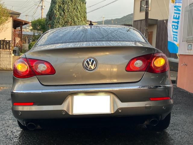 パサートＣＣ Ｖ６　４モーション　レザーインテリア　電動シート　前後席シートヒーター　キセノンヘッドライト　１８インチアルミホイール　フロントドリルドブレーキローター　ローダウン　ナビ　フルセグＴＶ　バックカメラ　パドルシフト（9枚目）