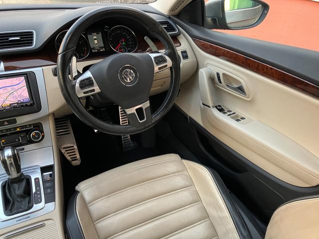 パサートＣＣ Ｖ６　４モーション　レザーインテリア　電動シート　前後席シートヒーター　キセノンヘッドライト　１８インチアルミホイール　フロントドリルドブレーキローター　ローダウン　ナビ　フルセグＴＶ　バックカメラ　パドルシフト（20枚目）