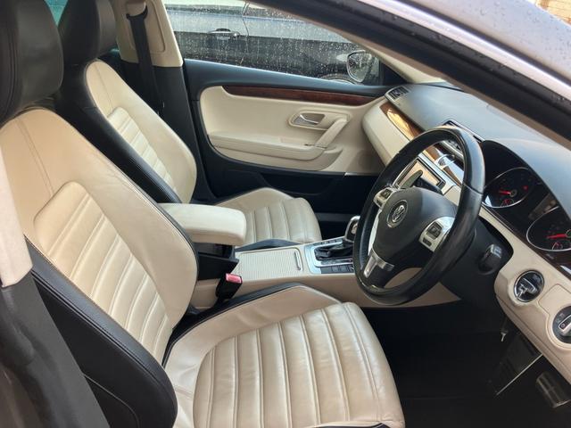 パサートＣＣ Ｖ６　４モーション　レザーインテリア　電動シート　前後席シートヒーター　キセノンヘッドライト　１８インチアルミホイール　フロントドリルドブレーキローター　ローダウン　ナビ　フルセグＴＶ　バックカメラ　パドルシフト（23枚目）