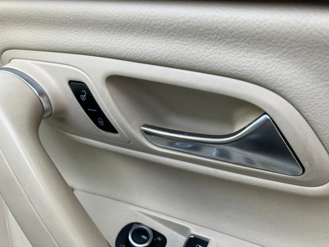 パサートＣＣ Ｖ６　４モーション　レザーインテリア　電動シート　前後席シートヒーター　キセノンヘッドライト　１８インチアルミホイール　フロントドリルドブレーキローター　ローダウン　ナビ　フルセグＴＶ　バックカメラ　パドルシフト（28枚目）