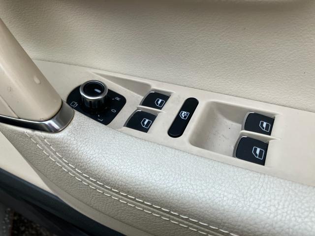 パサートＣＣ Ｖ６　４モーション　レザーインテリア　電動シート　前後席シートヒーター　キセノンヘッドライト　１８インチアルミホイール　フロントドリルドブレーキローター　ローダウン　ナビ　フルセグＴＶ　バックカメラ　パドルシフト（29枚目）