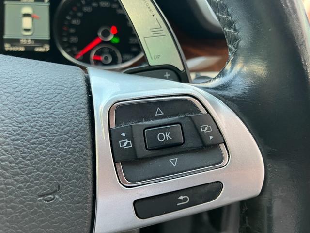 パサートＣＣ Ｖ６　４モーション　レザーインテリア　電動シート　前後席シートヒーター　キセノンヘッドライト　１８インチアルミホイール　フロントドリルドブレーキローター　ローダウン　ナビ　フルセグＴＶ　バックカメラ　パドルシフト（35枚目）