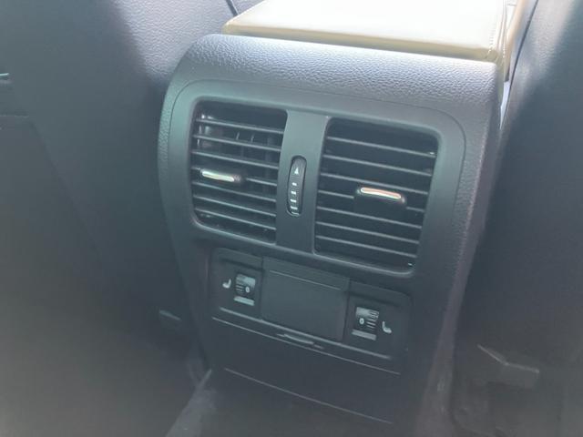 パサートＣＣ Ｖ６　４モーション　レザーインテリア　電動シート　前後席シートヒーター　キセノンヘッドライト　１８インチアルミホイール　フロントドリルドブレーキローター　ローダウン　ナビ　フルセグＴＶ　バックカメラ　パドルシフト（50枚目）