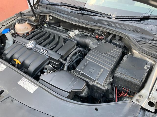 パサートＣＣ Ｖ６　４モーション　レザーインテリア　電動シート　前後席シートヒーター　キセノンヘッドライト　１８インチアルミホイール　フロントドリルドブレーキローター　ローダウン　ナビ　フルセグＴＶ　バックカメラ　パドルシフト（51枚目）