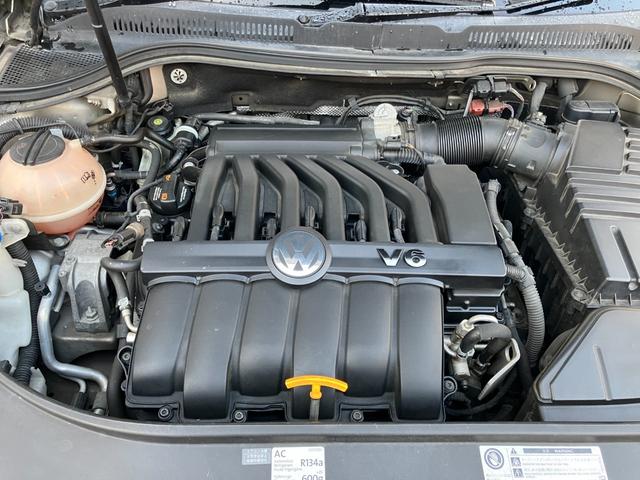 パサートＣＣ Ｖ６　４モーション　レザーインテリア　電動シート　前後席シートヒーター　キセノンヘッドライト　１８インチアルミホイール　フロントドリルドブレーキローター　ローダウン　ナビ　フルセグＴＶ　バックカメラ　パドルシフト（52枚目）