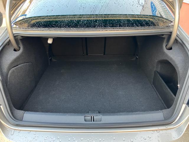 パサートＣＣ Ｖ６　４モーション　レザーインテリア　電動シート　前後席シートヒーター　キセノンヘッドライト　１８インチアルミホイール　フロントドリルドブレーキローター　ローダウン　ナビ　フルセグＴＶ　バックカメラ　パドルシフト（55枚目）