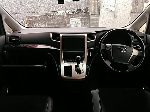 ヴェルファイア ２．４Ｚ　ゴールデンアイズ　ワンオーナー　キーレス　フルセグ　ナビ＆ＴＶ　１８アルミホイール　乗車定員７人　エアバッグ　オートマ　フル装備　ＨＩＤヘッドライト　ＥＴＣ　バックカメラ　スマートキー（2枚目）