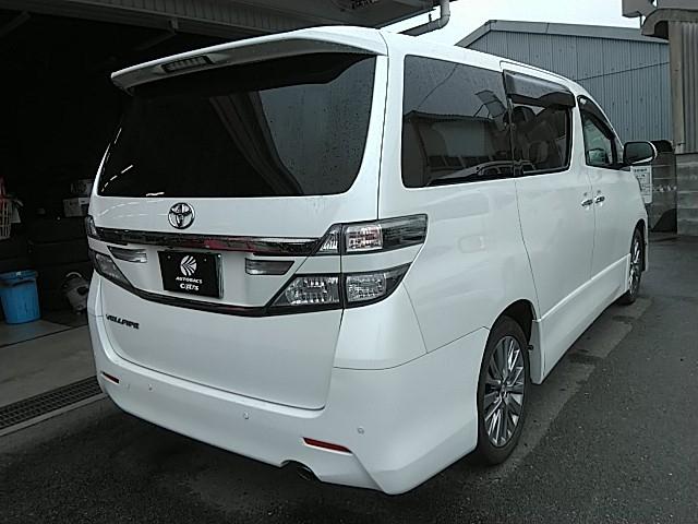 ヴェルファイア ２．４Ｚ　ゴールデンアイズ　ワンオーナー　キーレス　フルセグ　ナビ＆ＴＶ　１８アルミホイール　乗車定員７人　エアバッグ　オートマ　フル装備　ＨＩＤヘッドライト　ＥＴＣ　バックカメラ　スマートキー（3枚目）