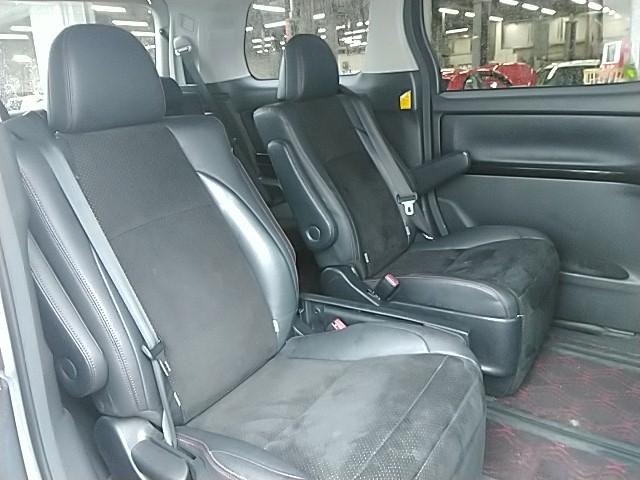 ヴェルファイア ２．４Ｚ　ゴールデンアイズ　ワンオーナー　キーレス　フルセグ　ナビ＆ＴＶ　１８アルミホイール　乗車定員７人　エアバッグ　オートマ　フル装備　ＨＩＤヘッドライト　ＥＴＣ　バックカメラ　スマートキー（6枚目）