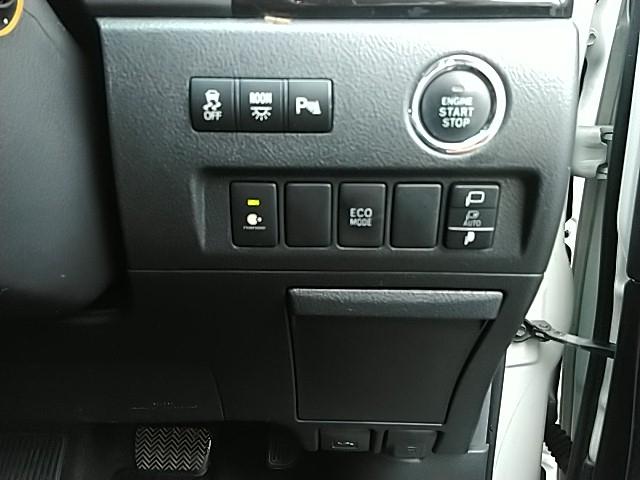 ヴェルファイア ２．４Ｚ　ゴールデンアイズ　ワンオーナー　キーレス　フルセグ　ナビ＆ＴＶ　１８アルミホイール　乗車定員７人　エアバッグ　オートマ　フル装備　ＨＩＤヘッドライト　ＥＴＣ　バックカメラ　スマートキー（7枚目）