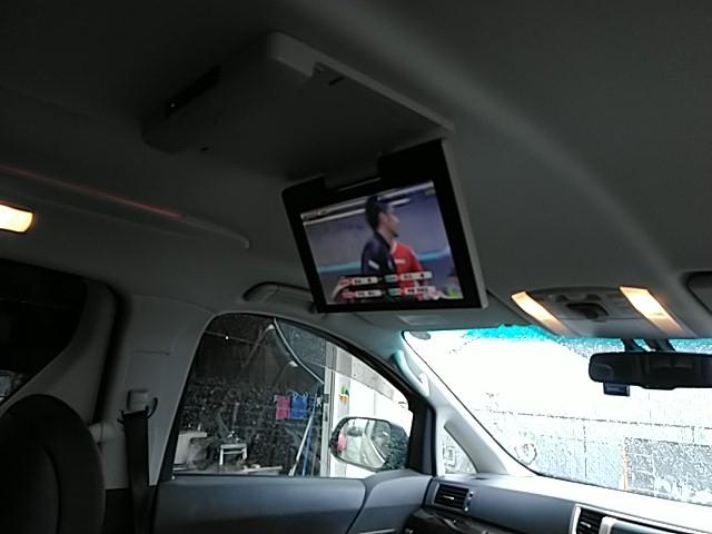 ヴェルファイア ２．４Ｚ　ゴールデンアイズ　ワンオーナー　キーレス　フルセグ　ナビ＆ＴＶ　１８アルミホイール　乗車定員７人　エアバッグ　オートマ　フル装備　ＨＩＤヘッドライト　ＥＴＣ　バックカメラ　スマートキー（9枚目）