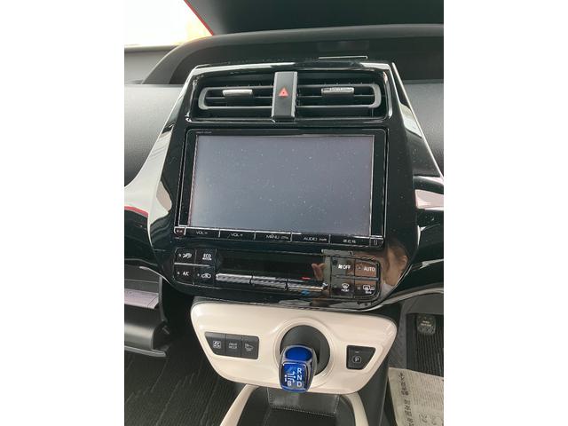 プリウス Aツーリングセレクション 革シート キーレス フルセグ ナビ&TV 17アルミホイール エアバッグ オートマ フル装備 ETC バックカメラ スマートキー(6枚目)