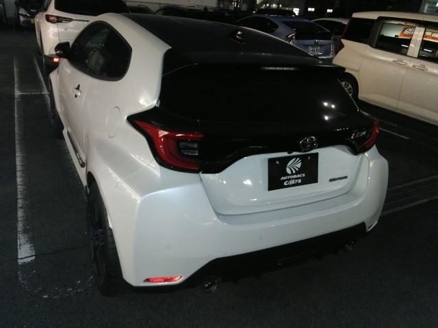 ＧＲヤリス ＲＺ　ハイパフォーマンス　ファースト　エディション　ワンオーナー　キーレス　フルセグ　ナビ＆ＴＶ　１８アルミホイール　アイドリングストップ　エアバッグ　フル装備　安全装備　助手席エアバッグ　サイドエアバッグ　衝突被害軽減システム　ＥＴＣ　バックカメラ（3枚目）