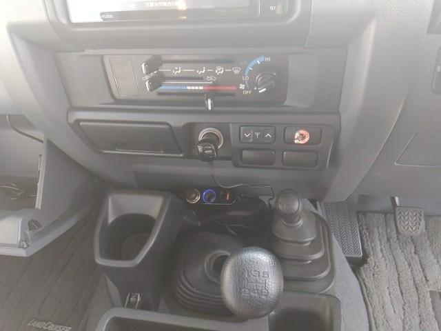 ランドクルーザー７０ ピックアップ　キーレス　フルセグ　ナビ＆ＴＶ　エアバッグ　フル装備　ＥＴＣ　バックカメラ（22枚目）