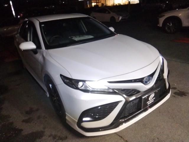 カムリ ＷＳレザーパッケージ　革シート　キーレス　フルセグ　ナビ＆ＴＶ　１８アルミホイール　エアバッグ　オートマ　フル装備　ＥＴＣ　バックカメラ　スマートキー（6枚目）