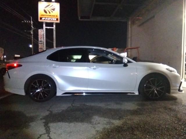 カムリ ＷＳレザーパッケージ　革シート　キーレス　フルセグ　ナビ＆ＴＶ　１８アルミホイール　エアバッグ　オートマ　フル装備　ＥＴＣ　バックカメラ　スマートキー（13枚目）