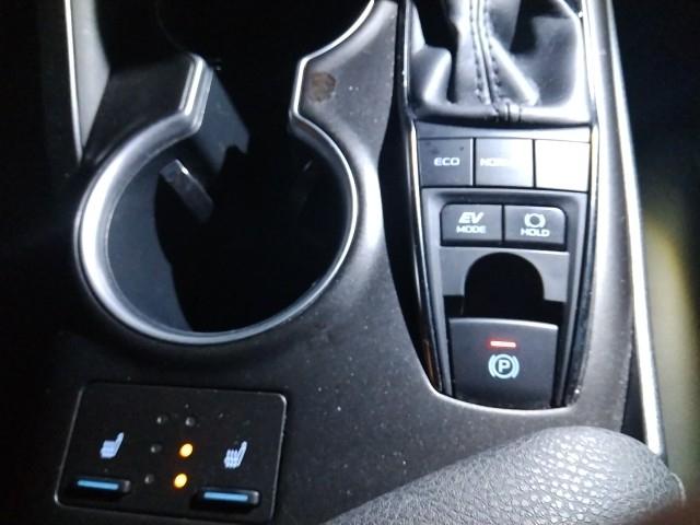 カムリ ＷＳレザーパッケージ　革シート　キーレス　フルセグ　ナビ＆ＴＶ　１８アルミホイール　エアバッグ　オートマ　フル装備　ＥＴＣ　バックカメラ　スマートキー（18枚目）