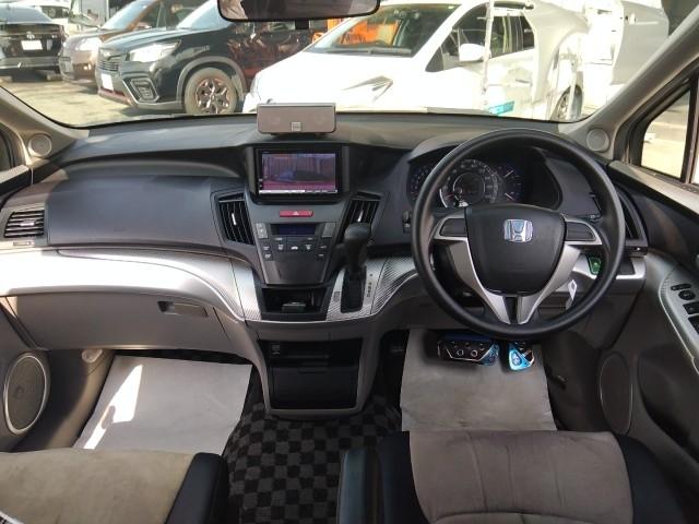 オデッセイ Ｍファインスピリット　キーレス　フルセグ　ナビ＆ＴＶ　１９アルミホイール　乗車定員７人　エアバッグ　オートマ　フル装備　ＨＩＤヘッドライト　ＥＴＣ　バックカメラ（9枚目）