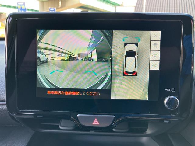 ヤリスクロス ハイブリッドＺ　ブラックマイカ（ルーフ）×プラチナホワイトパールマイカ・８インチＨＤディスプレイオーディオ・ナビ・フルセグＴＶ・ＥＴＣ２．０・パノラミックビュー・ブラインドスポットモニター（22枚目）