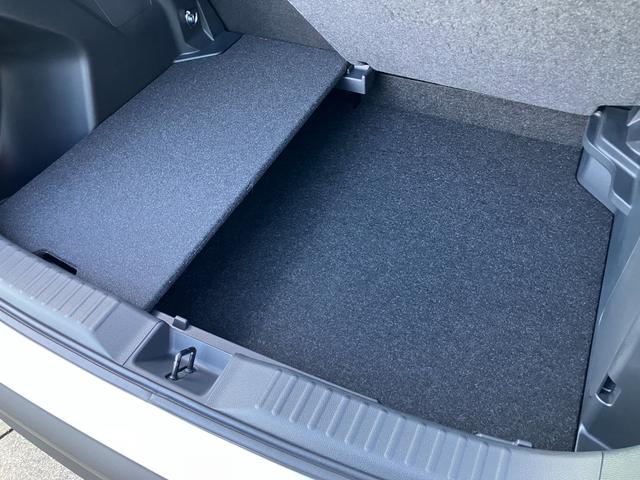 ヤリスクロス ハイブリッドＺ　ブラックマイカ（ルーフ）×プラチナホワイトパールマイカ・８インチＨＤディスプレイオーディオ・ナビ・フルセグＴＶ・ＥＴＣ２．０・パノラミックビュー・ブラインドスポットモニター（44枚目）