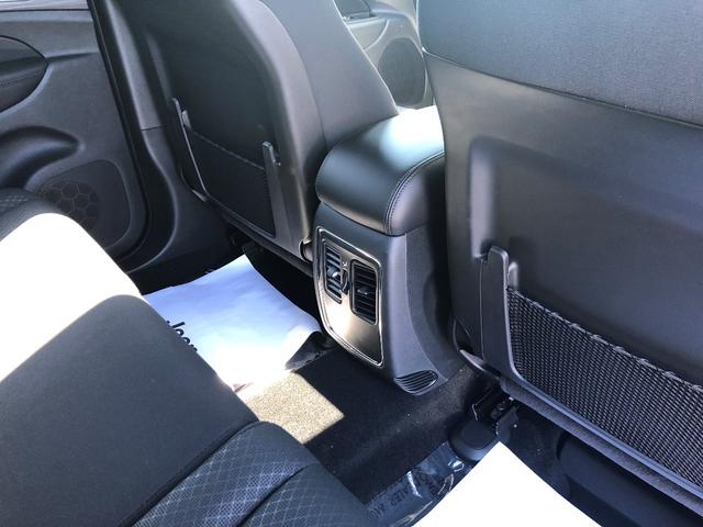 ラレード・登録済未使用車現行型・AppleCarPlay(15枚目)