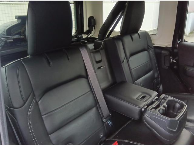 ジープ・ラングラーアンリミテッド サハラ ワンオーナー ブラックレザーシート AppleCarplay/AndroidAuto対応純正ナビTV フロント/サイド/バックカメラ 追従式クルコン 純正18インチアルミ シート&ステアリングヒーター(16枚目)