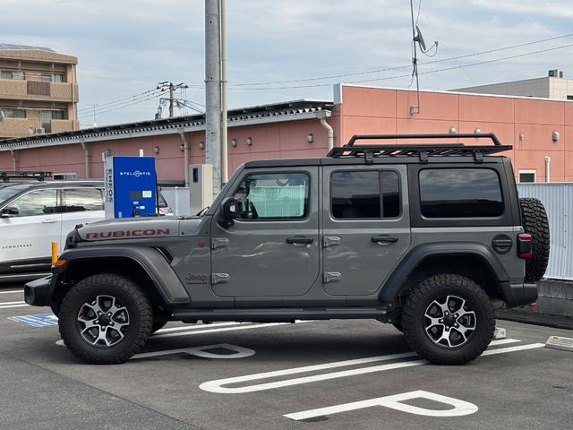 ジープ・ラングラーアンリミテッド ルビコン ブラックレザー ルーフラック AppleCarPlay/AndroidAuto対応純正ナビTV バック/サイド/フロントカメラ シートヒーター 純正17インチアルミ アダプティブクルーズコントロール(9枚目)