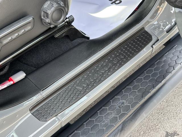 ジープ・ラングラーアンリミテッド ルビコン ブラックレザー ルーフラック AppleCarPlay/AndroidAuto対応純正ナビTV バック/サイド/フロントカメラ シートヒーター 純正17インチアルミ アダプティブクルーズコントロール(40枚目)