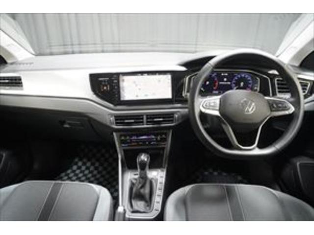 ポロ TSIスタイル ナビゲーション バックカメラ ETC アルミホイール ACC LEDヘッドライト オートエアコン(2枚目)