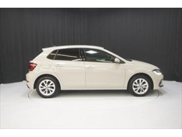 ポロ TSIスタイル ナビゲーション バックカメラ ETC アルミホイール ACC LEDヘッドライト オートエアコン(7枚目)