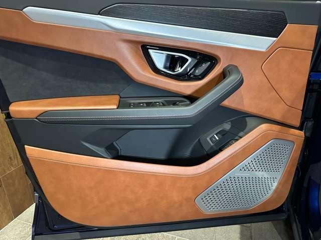 ウルス ベースグレード(30枚目)