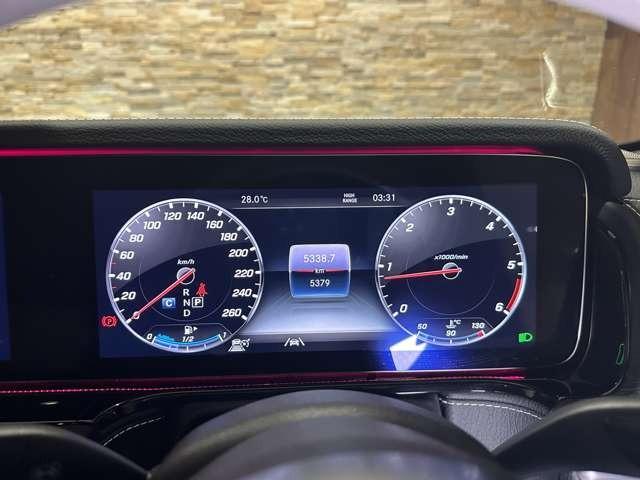 Ｇクラス Ｇ４００ｄ　ＡＭＧライン　ディーゼルターボ　４ＷＤ　内装ホワイト　アダプティブダンピングシステム　ラグジュアリーパッケージ　ボディ同色スペアタイヤリング（19枚目）