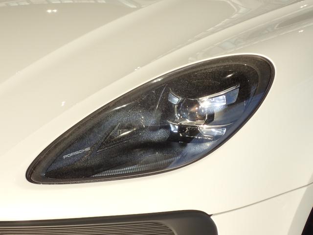 マカン マカンＧＴＳ　パノラマルーフ・スポーツクロノＰ・アダプティブクルーズコントロール・シートヒーター・パワステ＋・ＢＯＳＥサラウンド・ガーネットレッドシートベルト・エントリー＆ドライブ・アルミニウムＰＤＫレバー（2枚目）