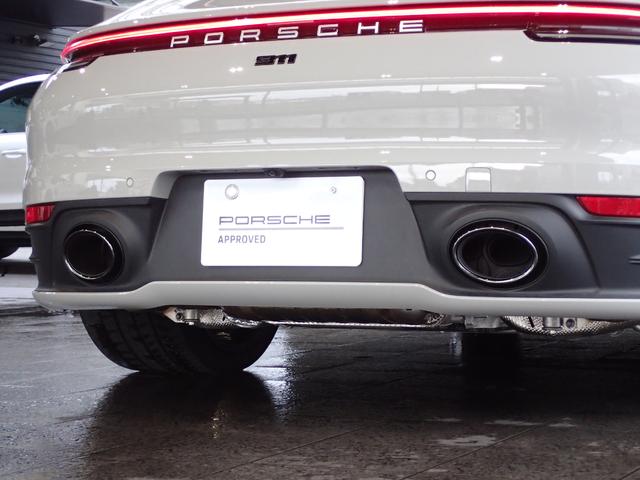 911 カレラ スポーツエキゾースト・マトリクスLED・電動ガラスサンルーフ・スポクロPKG・ヒーター付GTステア・OP20/21AW・OPテールライト・レーンチェンジ・エンボス加工ヘッドレスト・パワステ+(6枚目)