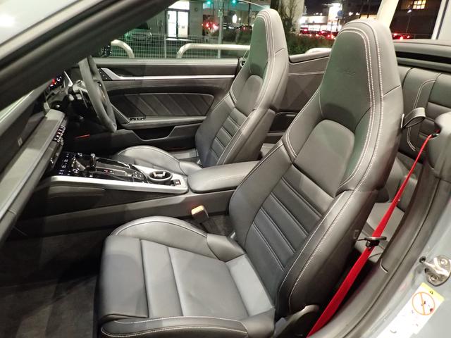 911 911ターボ カブリオレ スポーツエキゾースト・レザーインテリア・PASMスポーツサス-10mm・OP20/21AW・PDLS+マトリクスLED・OPテールライト・クロノダイアル&メーターパネルガーズレッド・GTスポーツステア(17枚目)