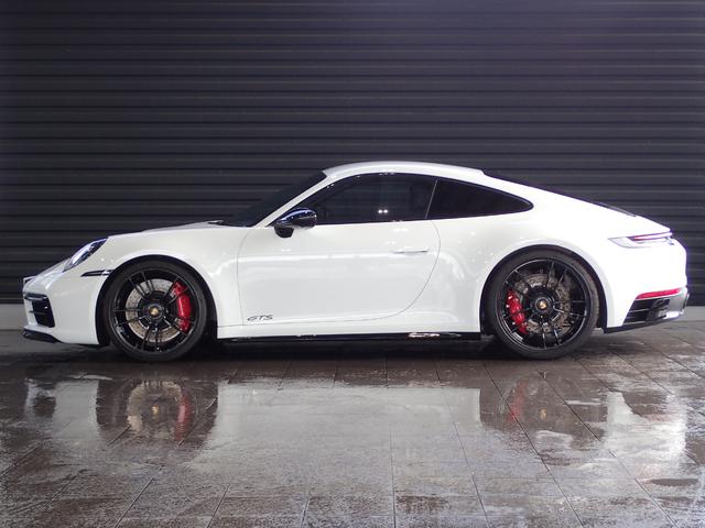 911 911カレラ4GTS レザーインテリア(クレヨンステッチ入)・PDLS+付LEDライト・シートクーラー・エクステリアPKG・レザーGTステア・パワステ+・クレヨンシートベルト・ハイグロスブラックサイドウィンドウトリム(3枚目)