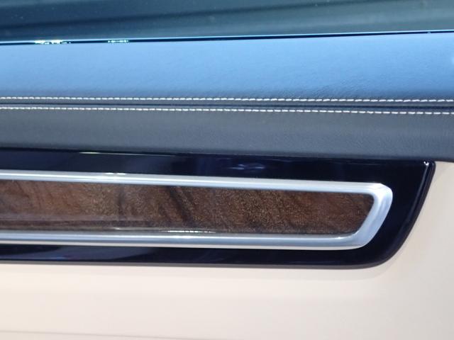 カイエンクーペ ベースグレード ツートンレザーインテリア(黒×ベージュ)・PDLS+マトリクスLED・HUD・18way電動席・OP21AW・シートクーラー・全席シートヒーター・エンボスヘッドレスト・BOSE・ヒーター付ステアリング(18枚目)