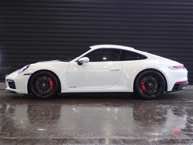 �|���V�F�̃u���[�L�J���̊�{�R���Z�v�g�́u�G���W���o�͂̂S�{�u���[�L�����́v���f���Ă���܂��B��ʓ��H�ł̑��s�ł͂܂��N���Ȃ��悤�ȉߍ��ȏ����ɑς���d�l�ɂȂ��Ă��܂��B