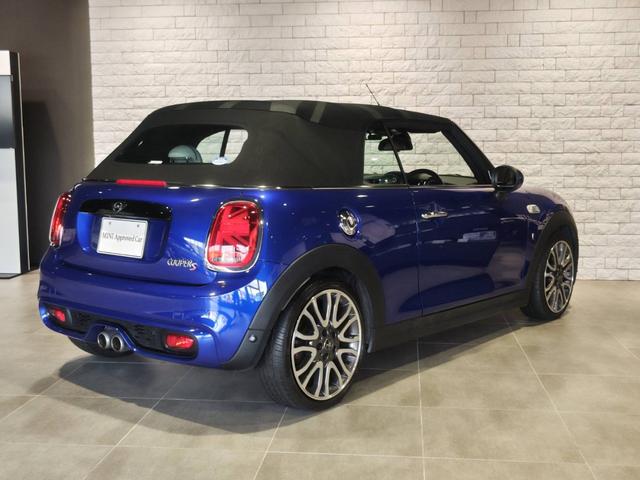 ＭＩＮＩ クーパーＳ　コンバーチブル　／認定中古車　電動オープン　純正１８ＡＷ　白レザーシート　シートヒーター（14枚目）